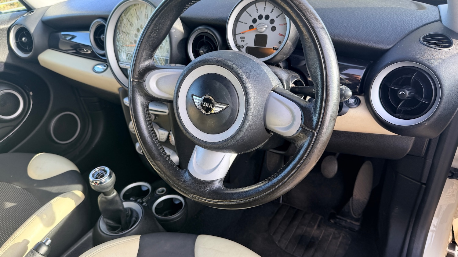 Used MINI Hatch 2010 for sale - 78112376: Photo 3