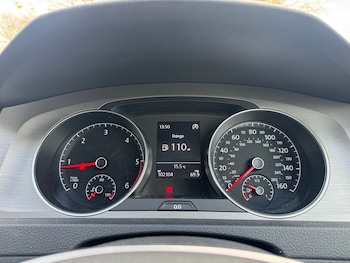 Used Volkswagen Golf 2015 for sale - 76422130: Photo