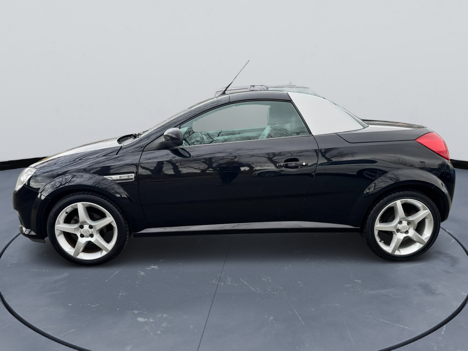 Used Vauxhall Tigra 2006 for sale - 77848138: Photo 11