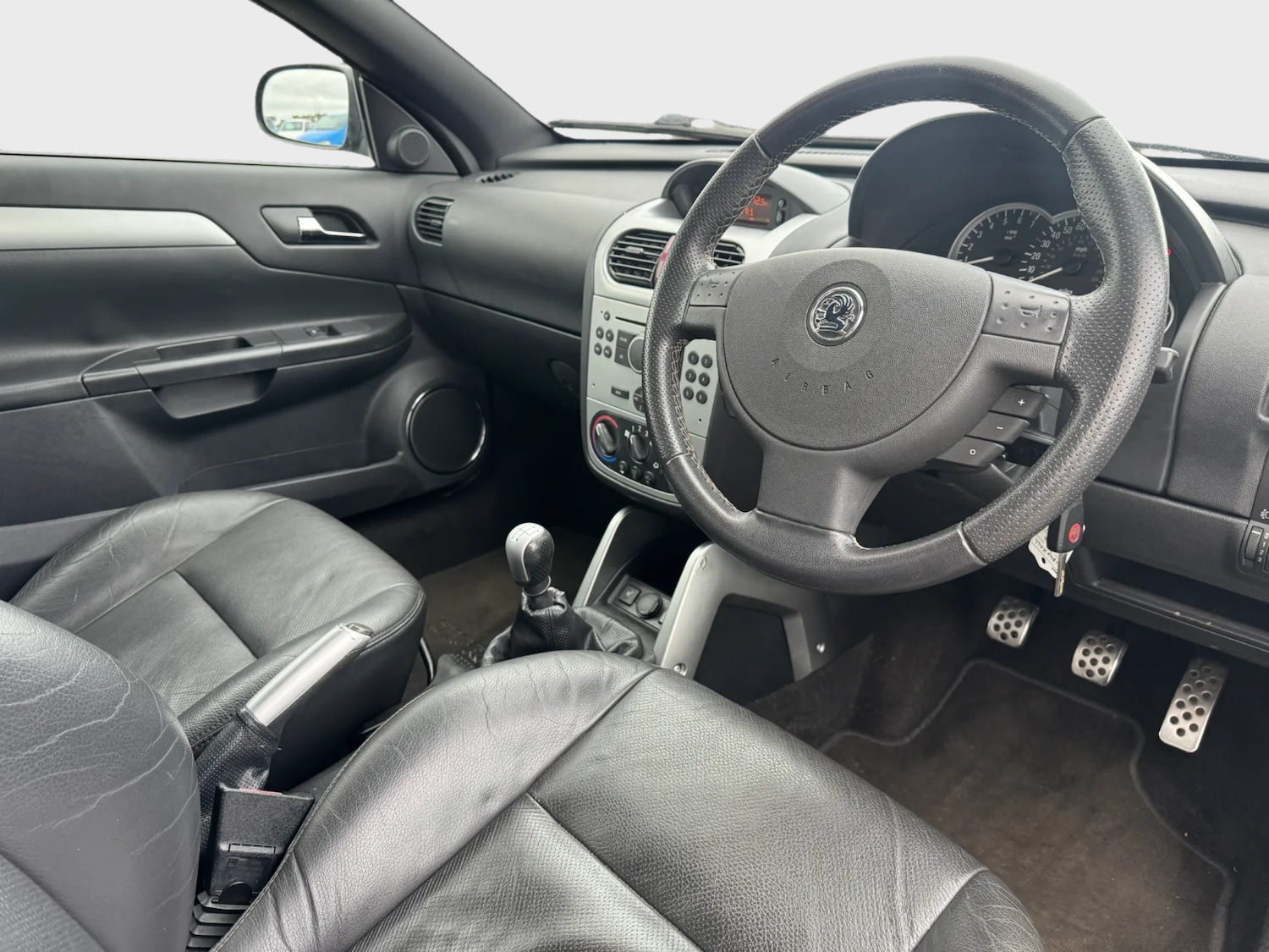 Used Vauxhall Tigra 2006 for sale - 77848138: Photo 2