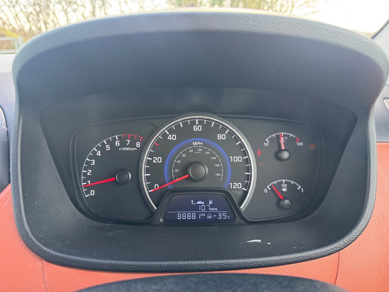 Used Hyundai i10 2015 for sale - 77729532: Photo 10