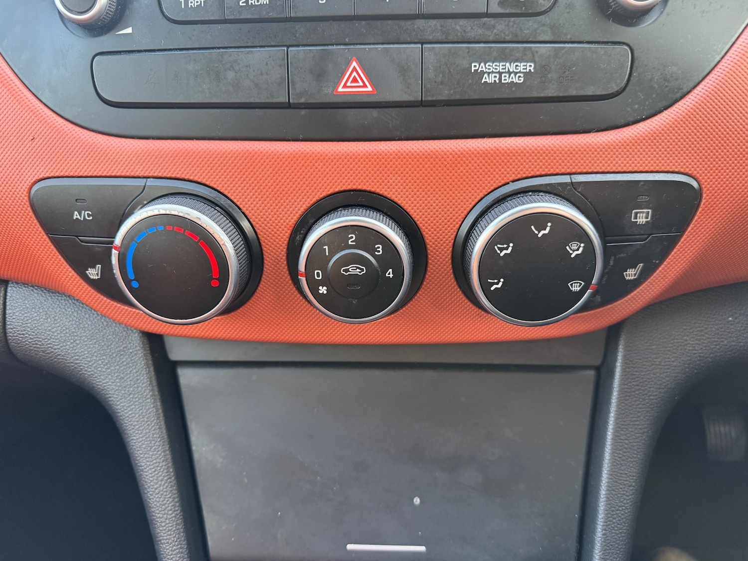 Used Hyundai i10 2015 for sale - 77729532: Photo 14