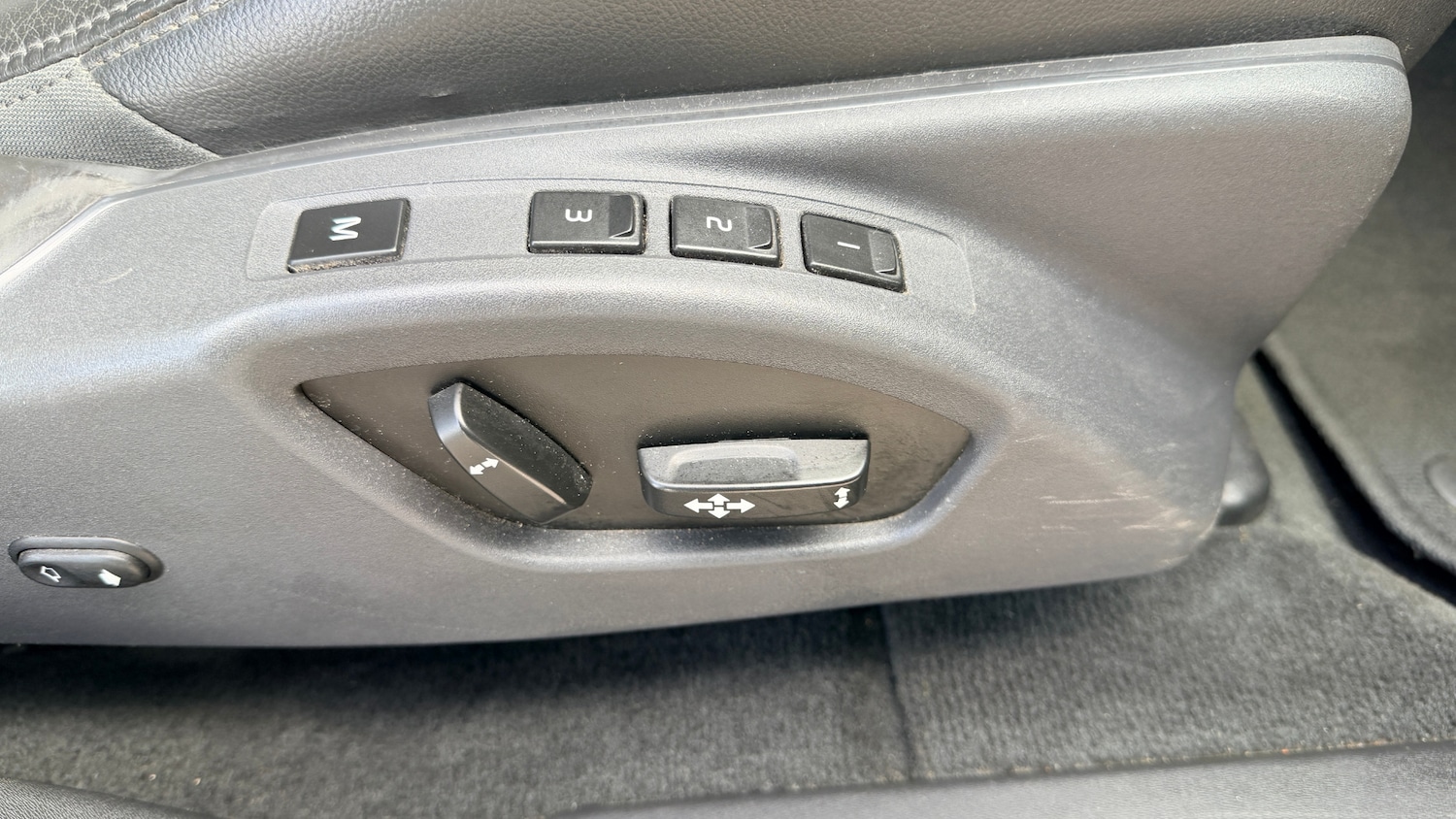 Used Volvo XC60 2015 for sale - 77679183: Photo 10