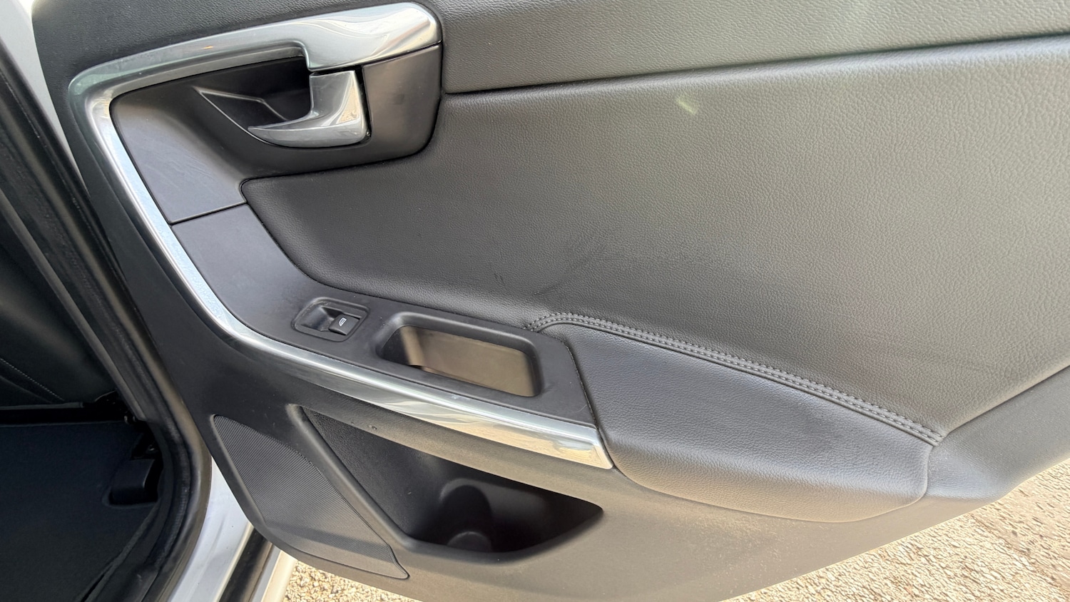 Used Volvo XC60 2015 for sale - 77679183: Photo 28