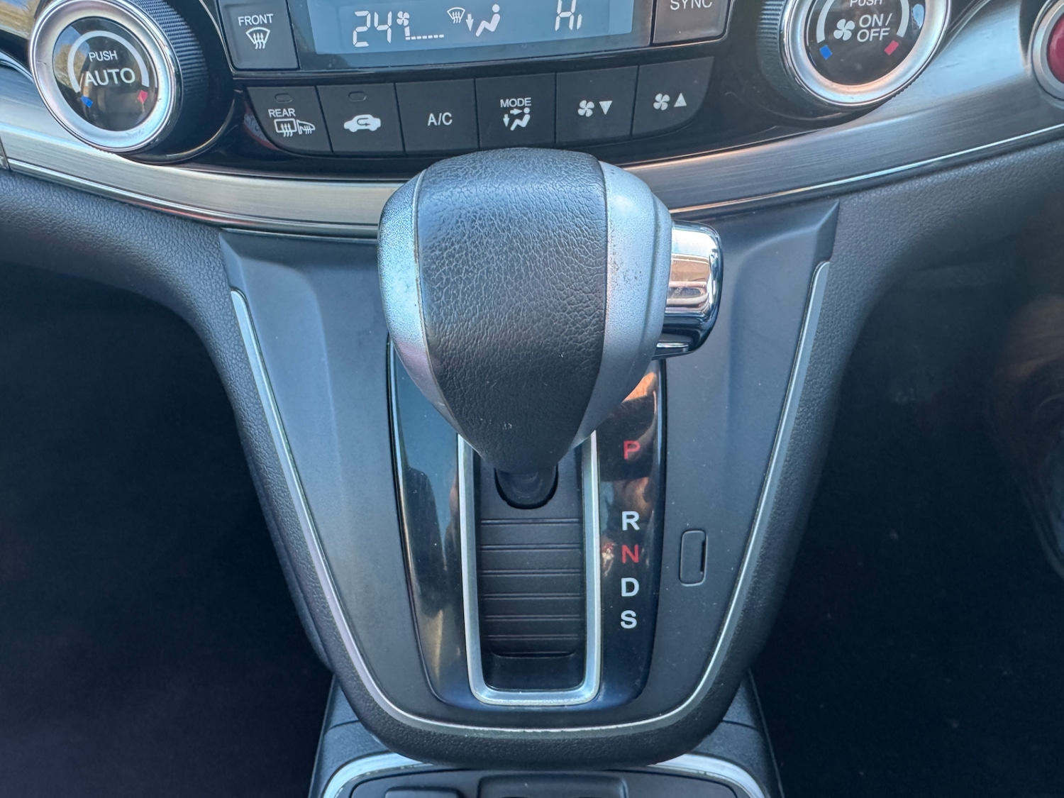 Used Honda CR-V 2018 for sale - 76650299: Photo 6