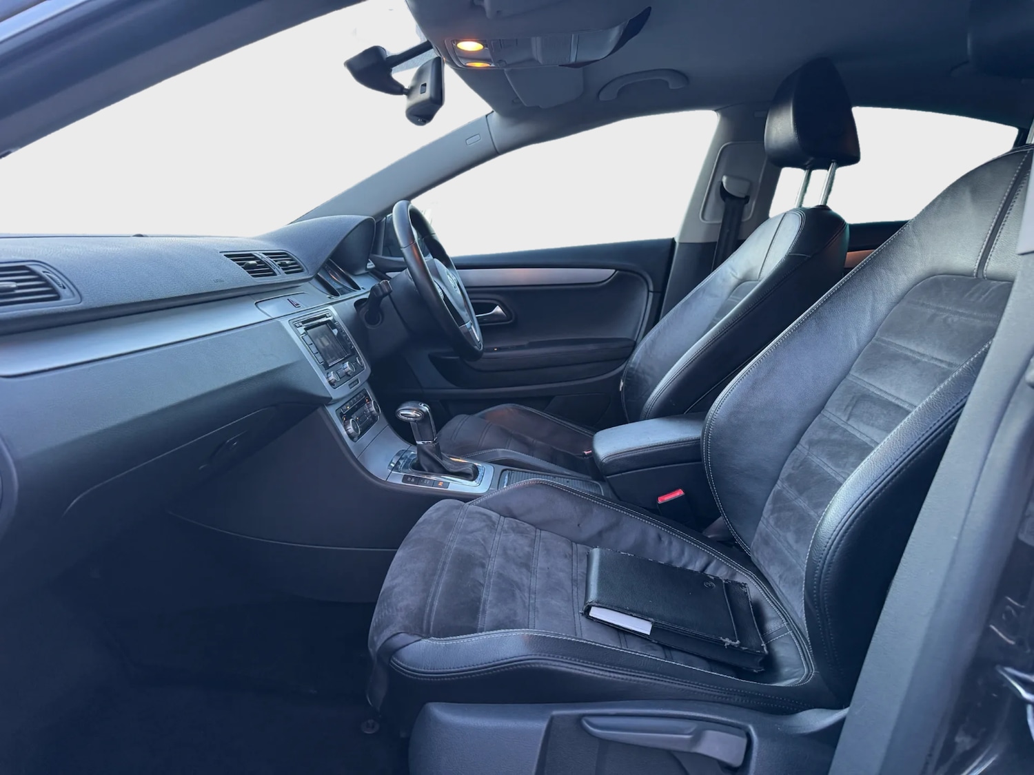 Used Volkswagen Passat 2010 for sale - 77365370: Photo 24