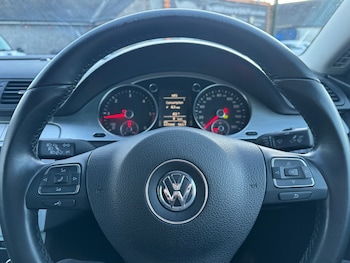 Used Volkswagen Passat 2010 for sale - 77365370: Photo