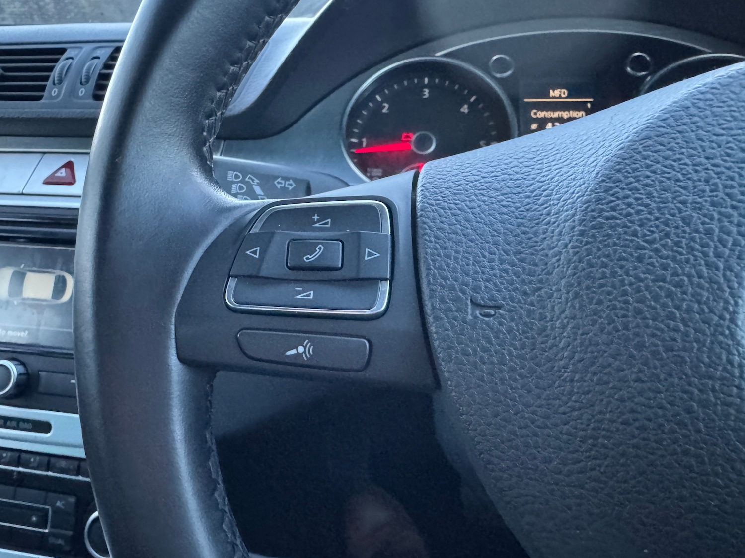 Used Volkswagen Passat 2010 for sale - 77365370: Photo 8