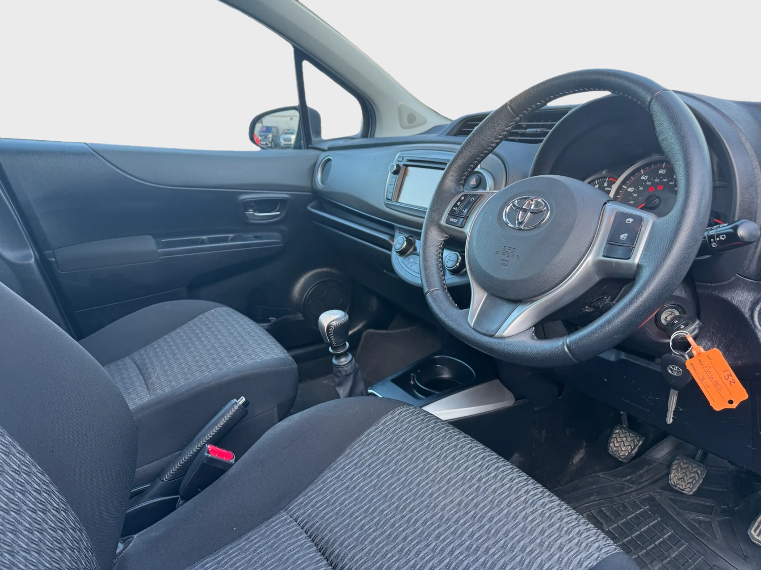 Used Toyota Yaris 2014 for sale - 77365398: Photo 2