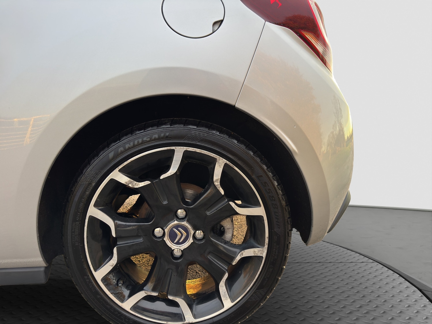 Used Citroen DS3 2013 for sale - 76404900: Photo 5