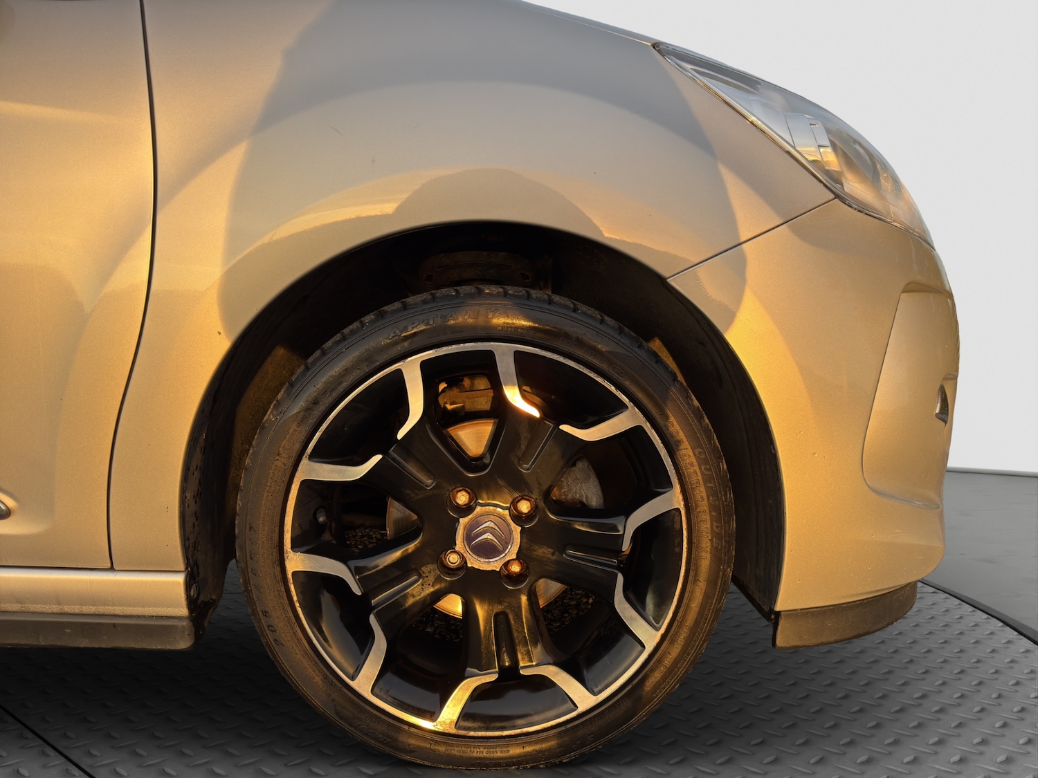 Used Citroen DS3 2013 for sale - 76404900: Photo 9