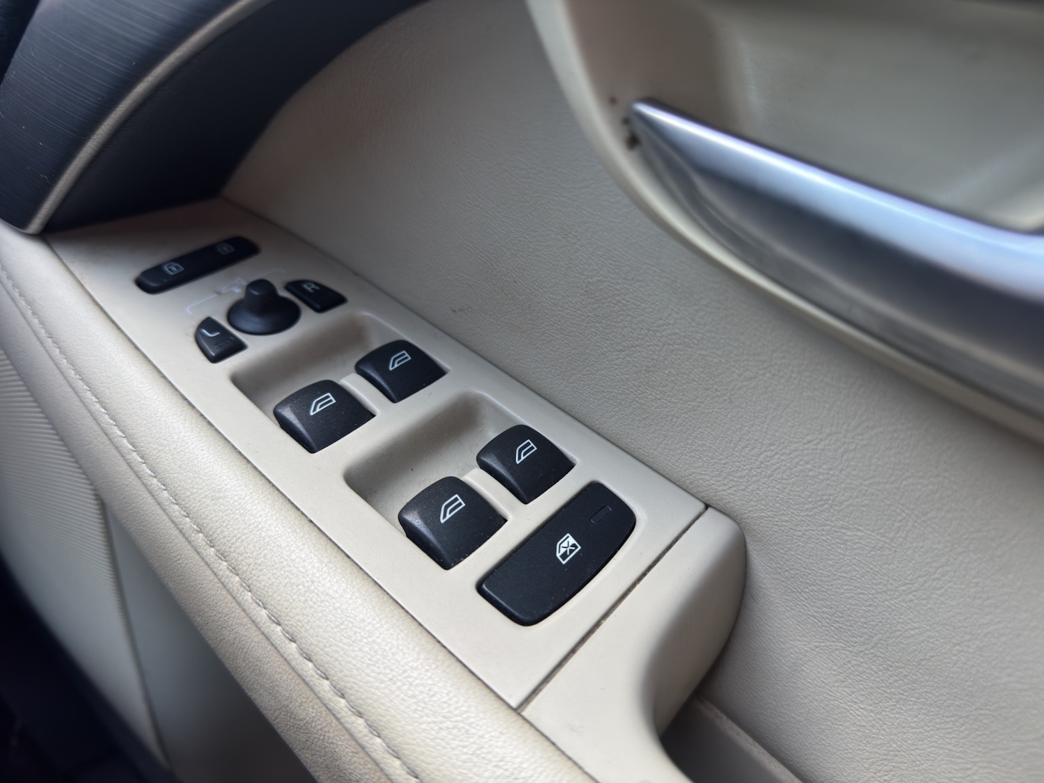 Used Volvo S80 2010 for sale - 76412227: Photo 30