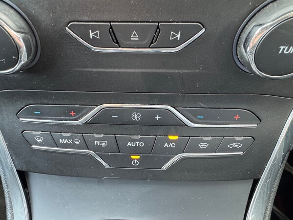 Used Ford Galaxy 2016 for sale - 73723071: Photo 32