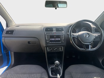 Used Volkswagen Polo 2016 for sale - 76494159: Photo