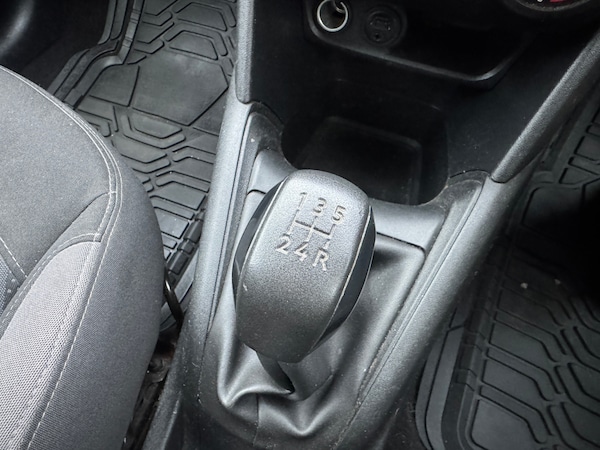 Used Peugeot 208 2013 for sale - 76273074: Photo 10