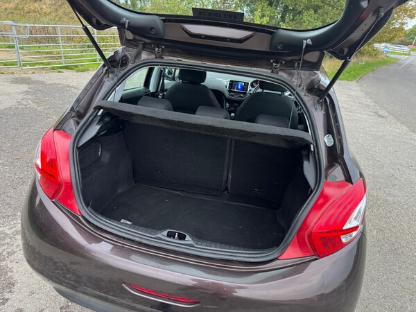Used Peugeot 208 2013 for sale - 76273074: Photo 19