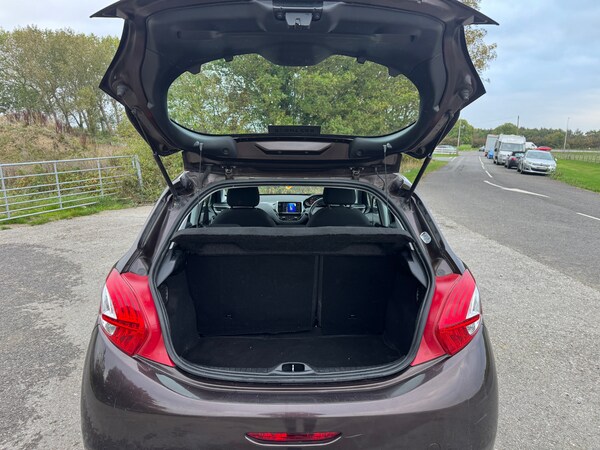Used Peugeot 208 2013 for sale - 76273074: Photo 20