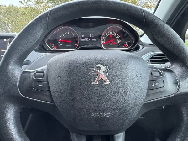 Used Peugeot 208 2013 for sale - 76273074: Photo 25