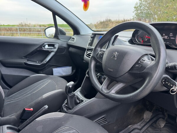 Used Peugeot 208 2013 for sale - 76273074: Photo 26