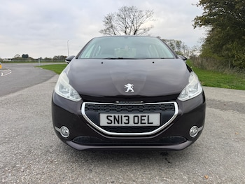 Used Peugeot 208 2013 for sale - 76273074: Photo 3