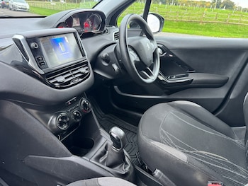 Used Peugeot 208 2013 for sale - 76273074: Photo 4