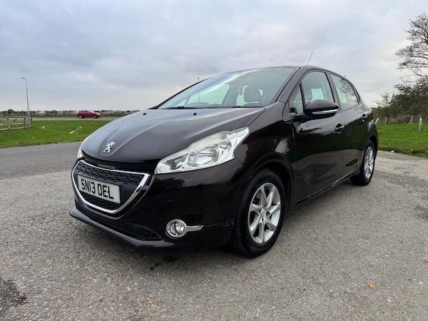 Used Peugeot 208 2013 for sale - 76273074: Photo 5