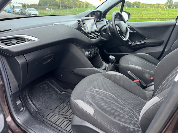 Used Peugeot 208 2013 for sale - 76273074: Photo 6