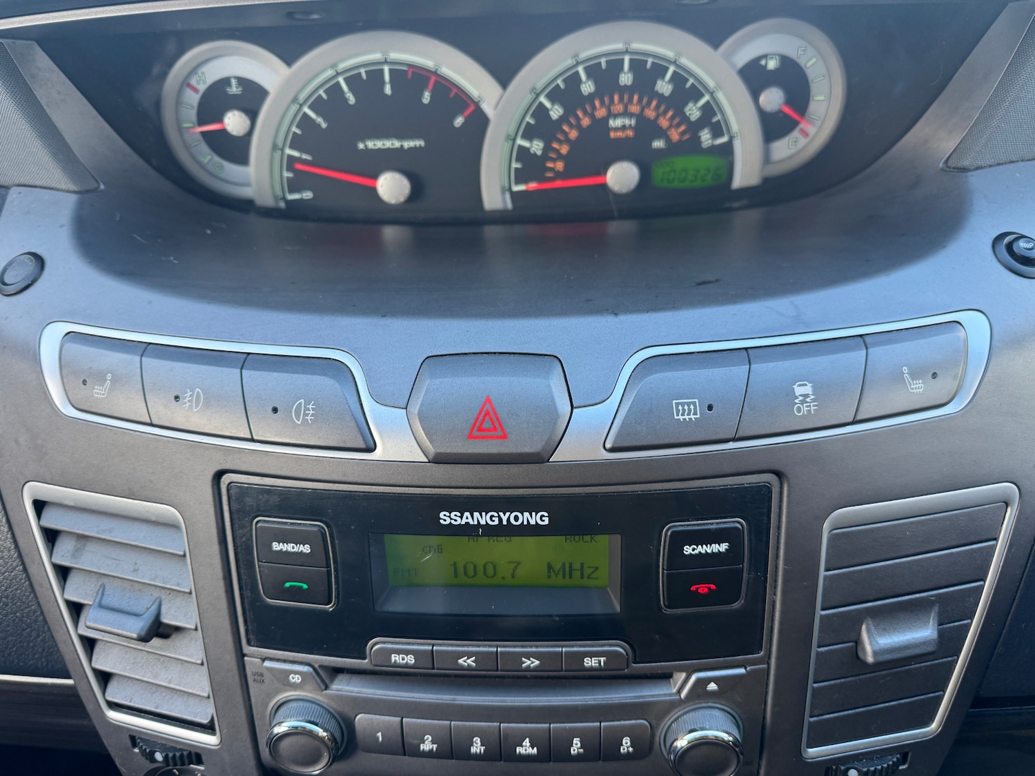 Used Ssangyong Turismo 2016 for sale - 76694672: Photo 17