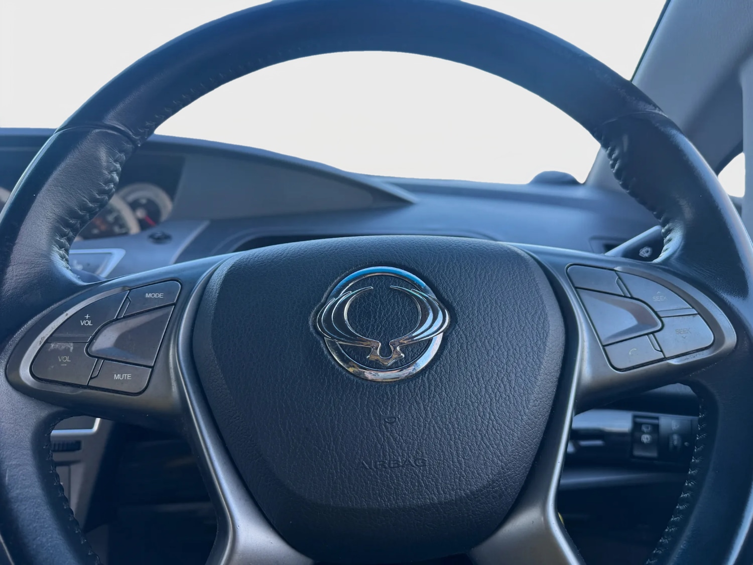 Used Ssangyong Turismo 2016 for sale - 76694672: Photo 2