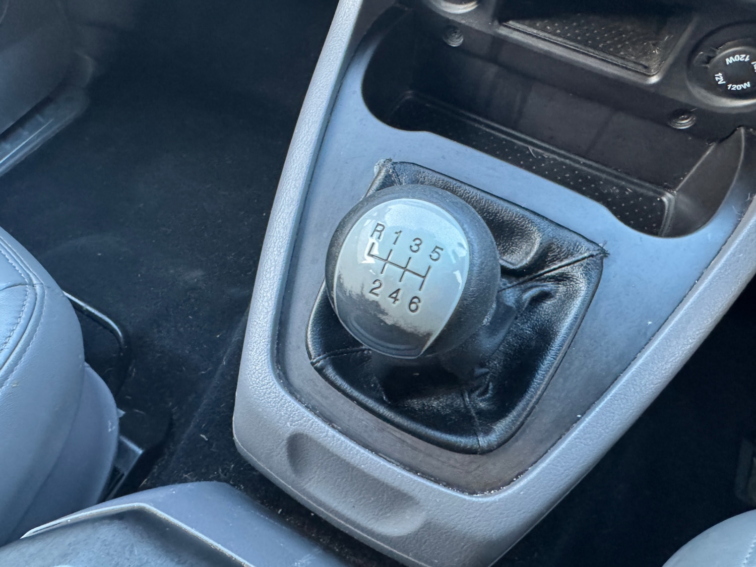 Used Ssangyong Turismo 2016 for sale - 76694672: Photo 8