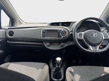 Used Toyota Yaris 2014 for sale - 79285320: Photo