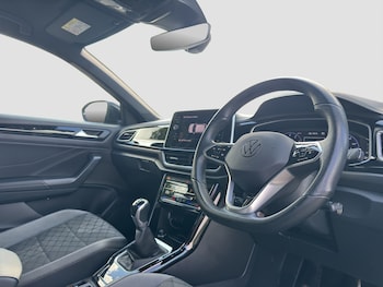 Used Volkswagen T-Roc 2022 for sale - 75409388: Photo