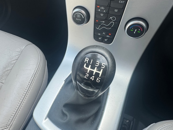 Used Volvo V50 2009 for sale - 76207498: Photo 3