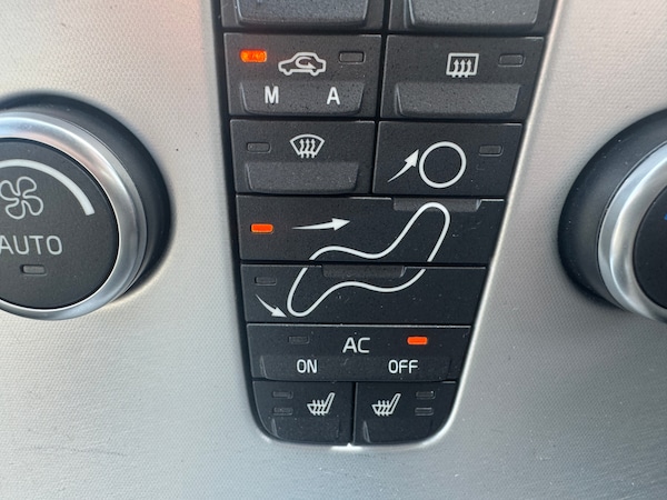 Used Volvo V50 2009 for sale - 76207498: Photo 4