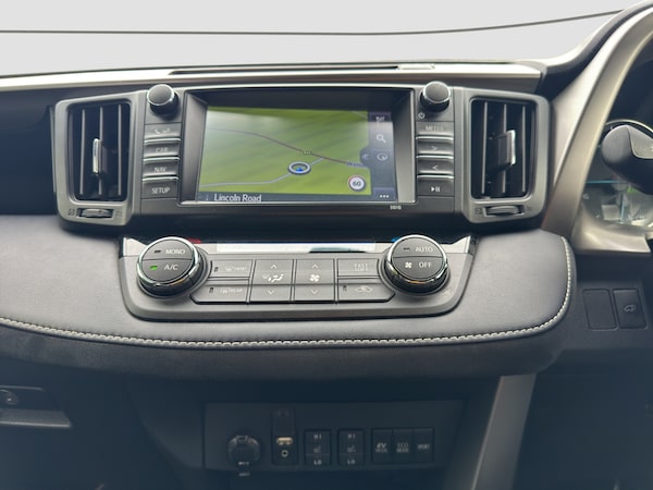 Used Toyota RAV4 2018 for sale - 74658237: Photo 12