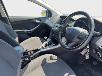 Used Ford Focus 2017 for sale - 79017895: Photo