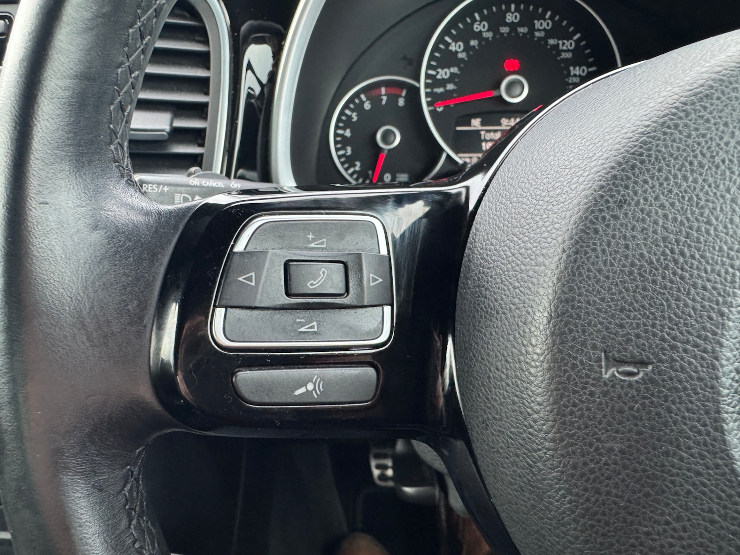 Used Volkswagen Beetle 2012 for sale - 77274157: Photo 10