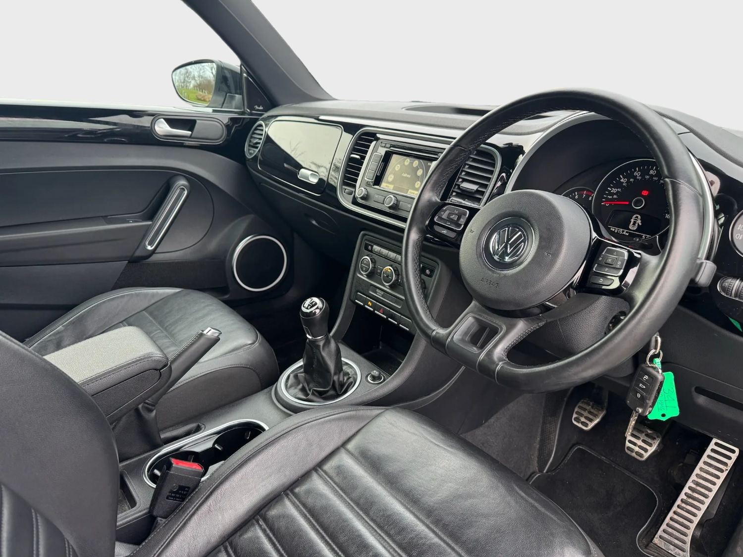 Used Volkswagen Beetle 2012 for sale - 77274157: Photo 2