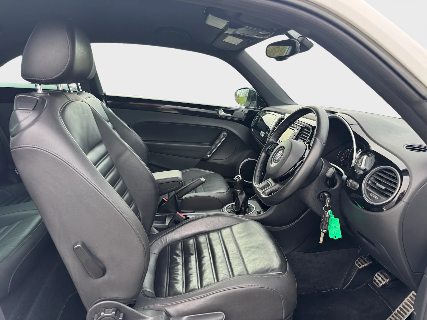 Used Volkswagen Beetle 2012 for sale - 77274157: Photo 24