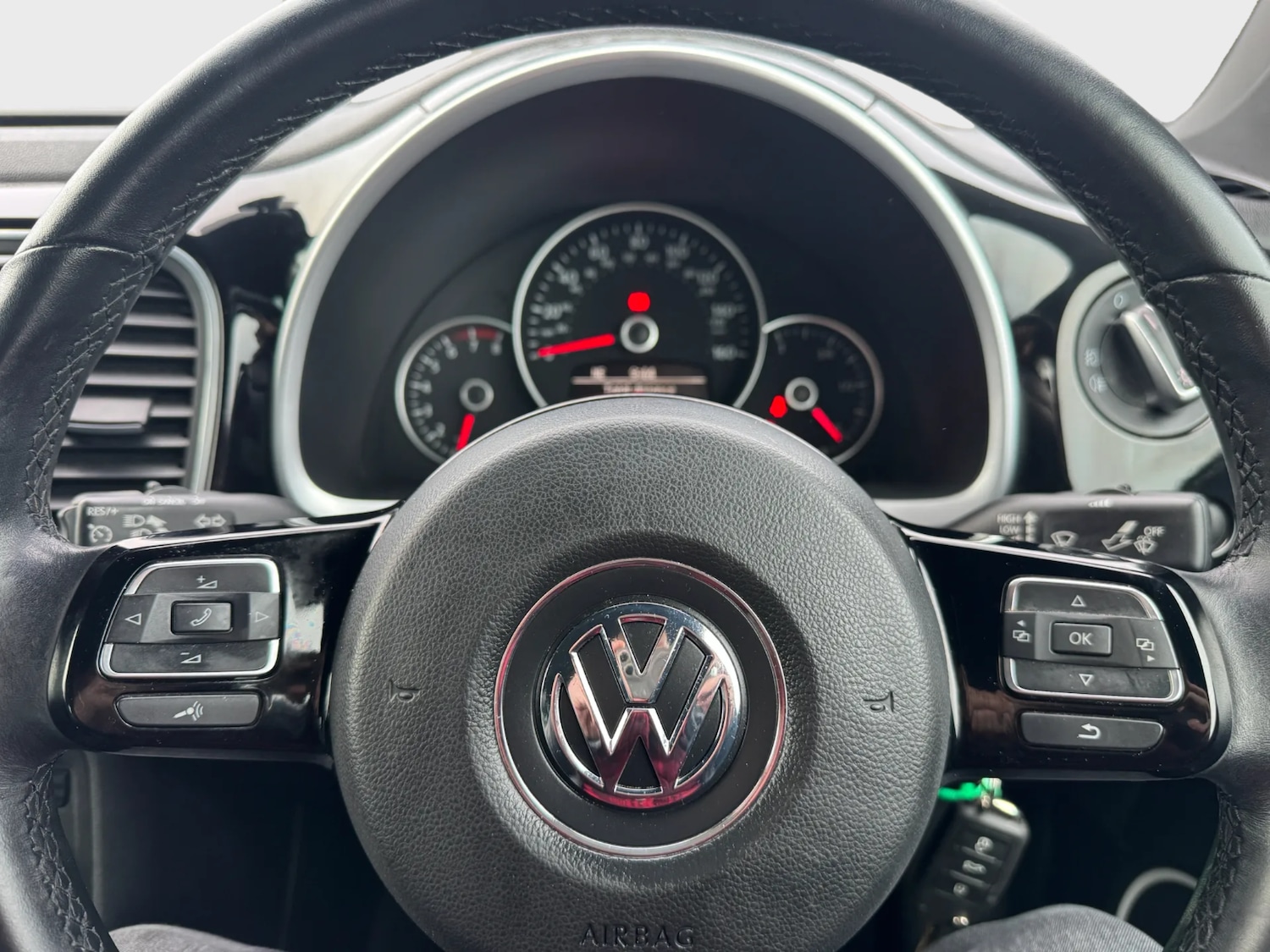 Used Volkswagen Beetle 2012 for sale - 77274157: Photo 25