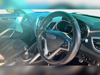 Used Hyundai Veloster 2013 for sale - 78379499: Photo