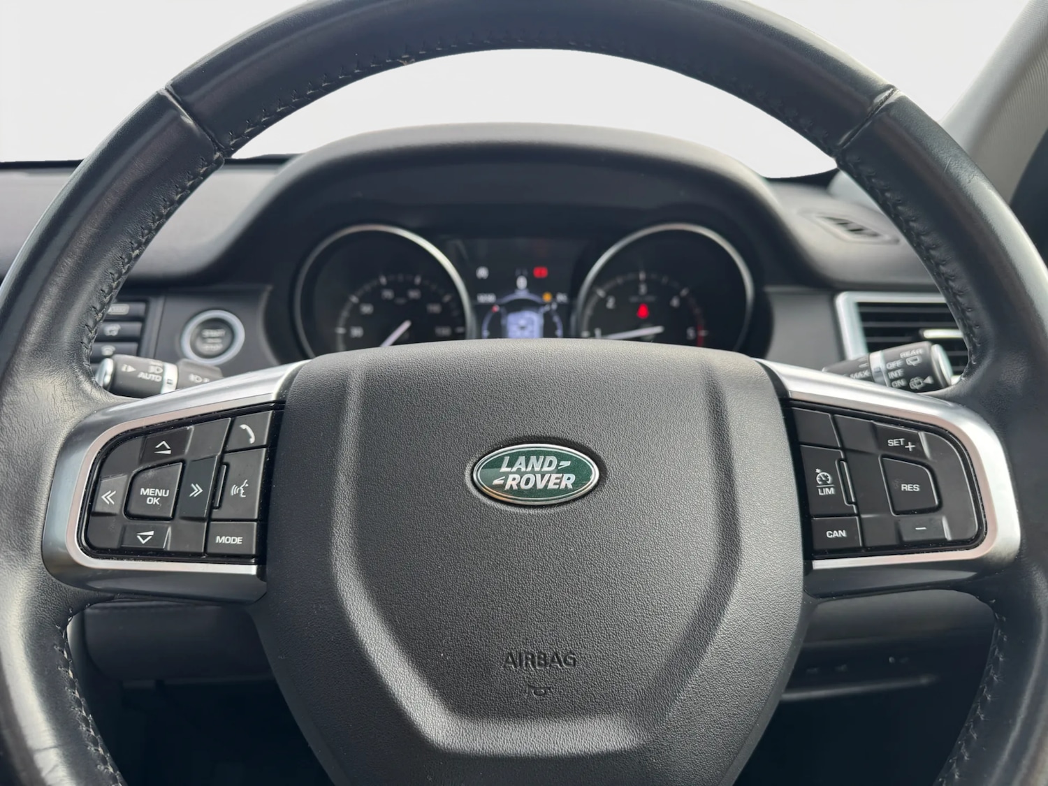 Used Land Rover Discovery Sport 2017 for sale - 76684577: Photo 6