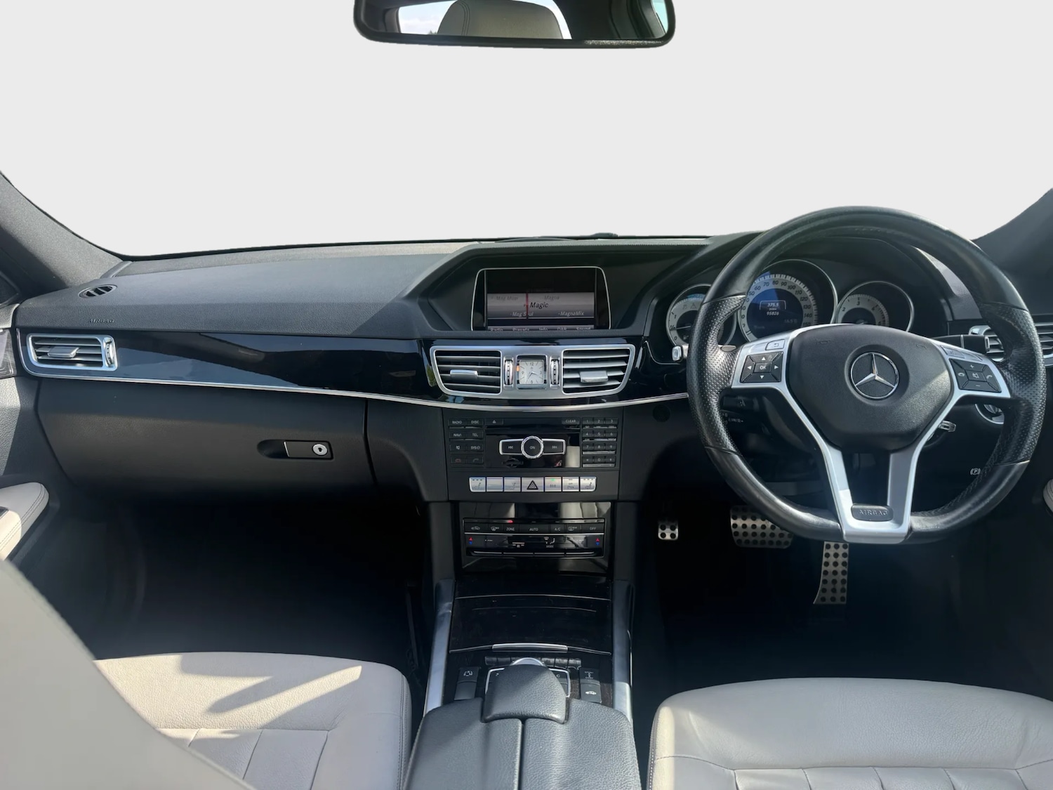 Used Mercedes-Benz E Class 2014 for sale - 78199177: Photo 31