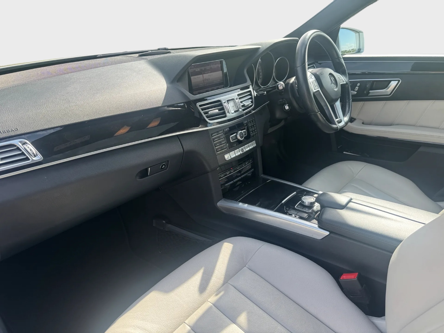 Used Mercedes-Benz E Class 2014 for sale - 78199177: Photo 32