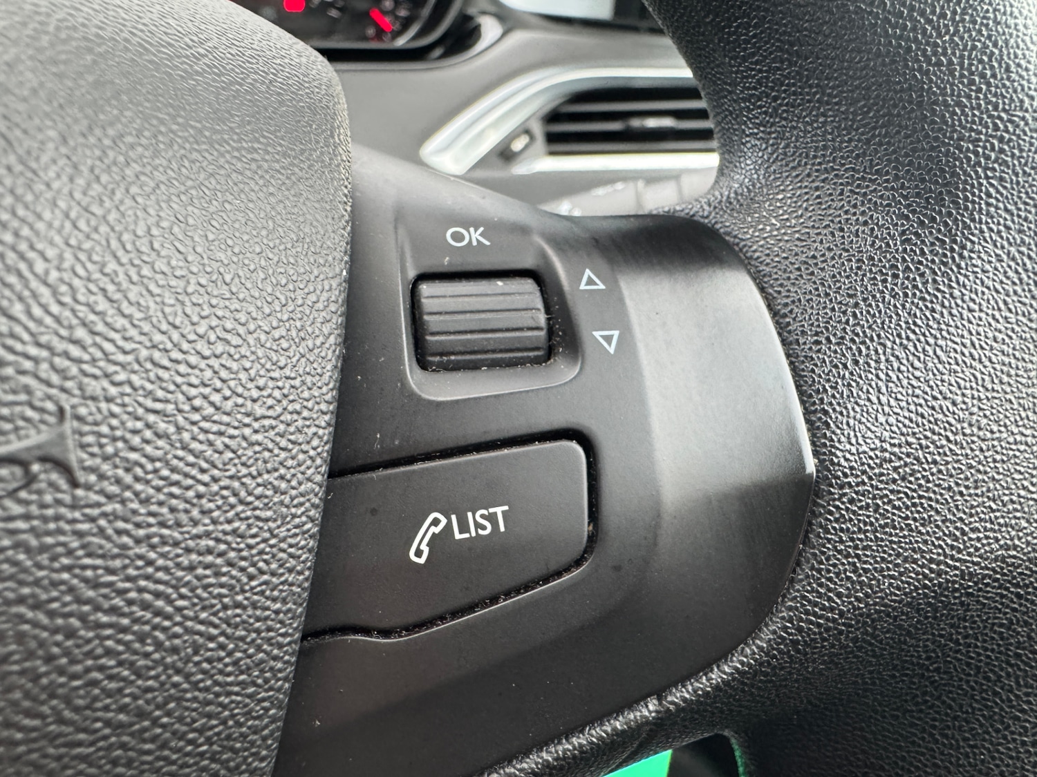 Used Peugeot 208 2014 for sale - 76464787: Photo 14