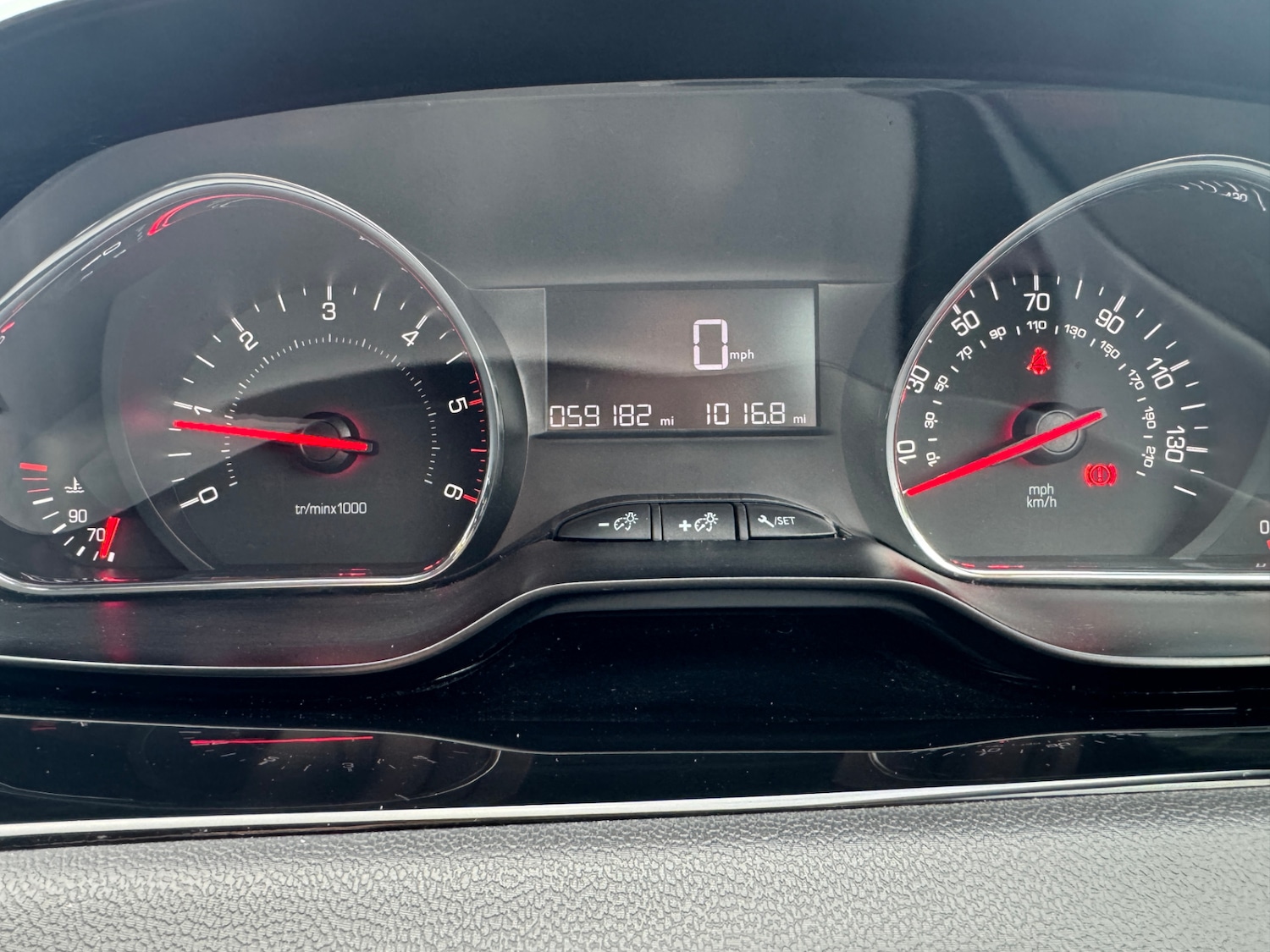 Used Peugeot 208 2014 for sale - 76464787: Photo 16