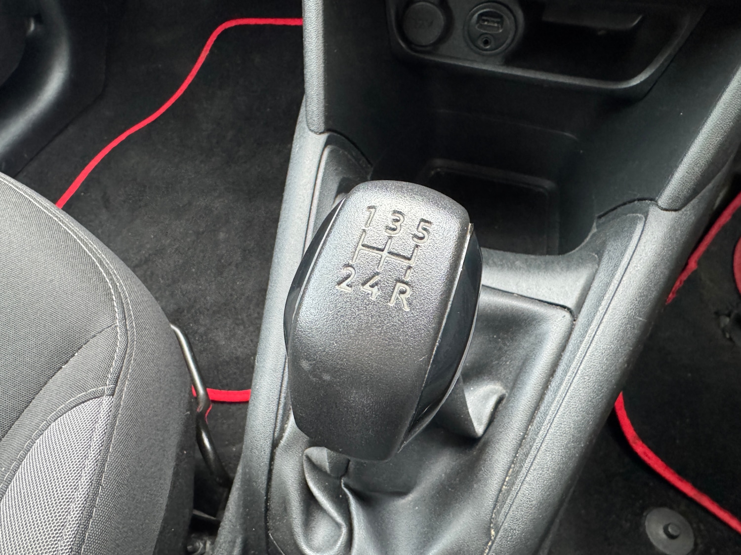 Used Peugeot 208 2014 for sale - 76464787: Photo 17