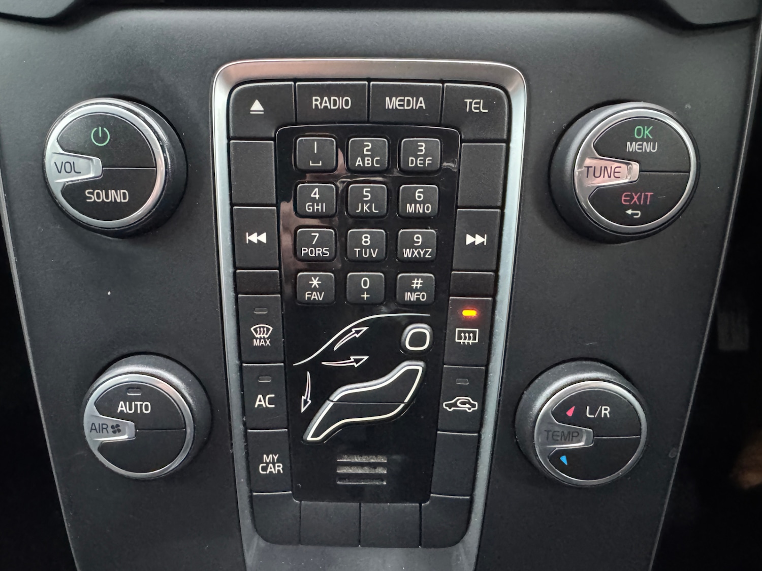 Used Volvo V40 2014 for sale - 77336363: Photo 10