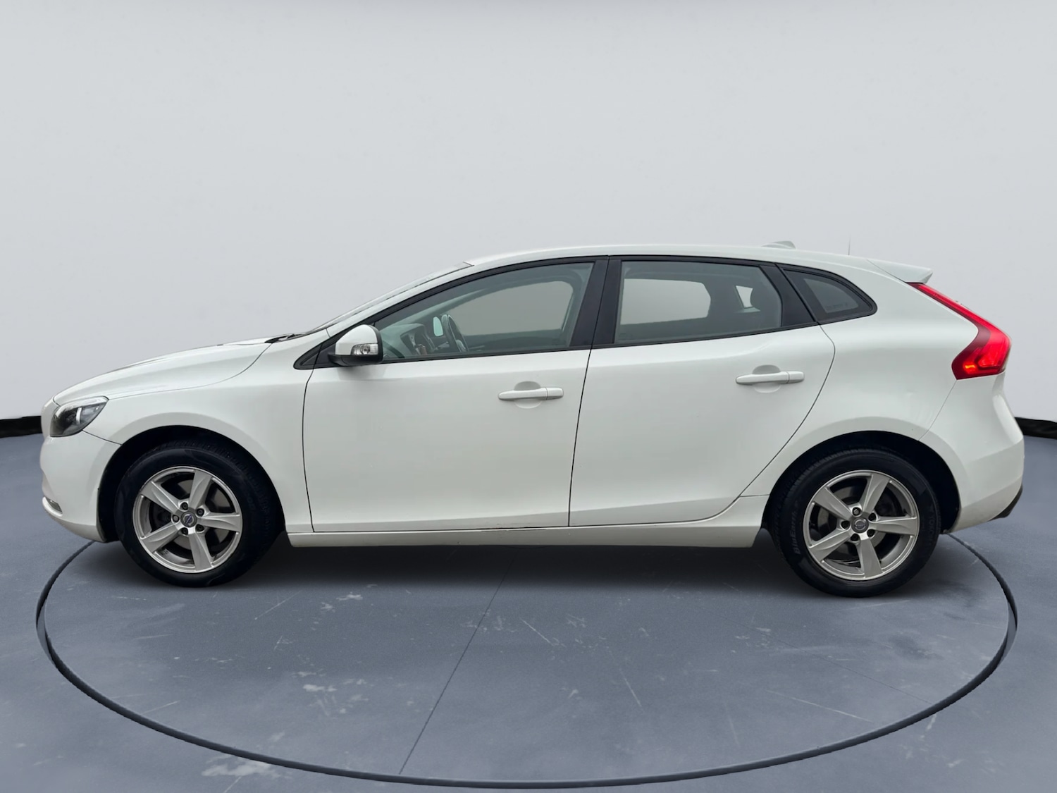 Used Volvo V40 2014 for sale - 77336363: Photo 13
