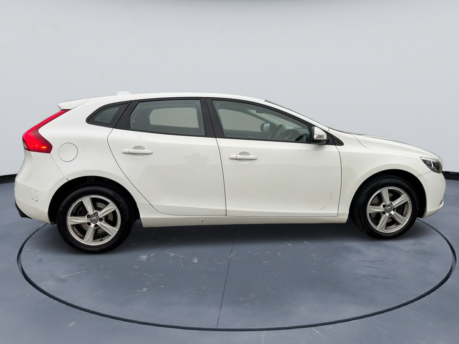 Used Volvo V40 2014 for sale - 77336363: Photo 15